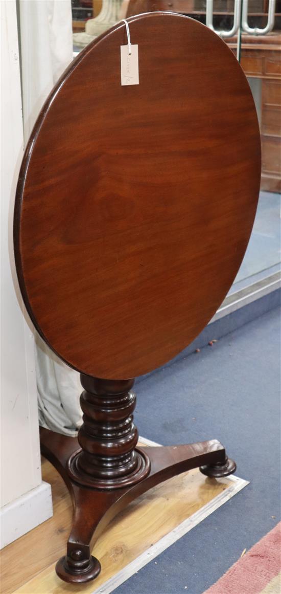 A Victorian tilt top tea table W.76cm